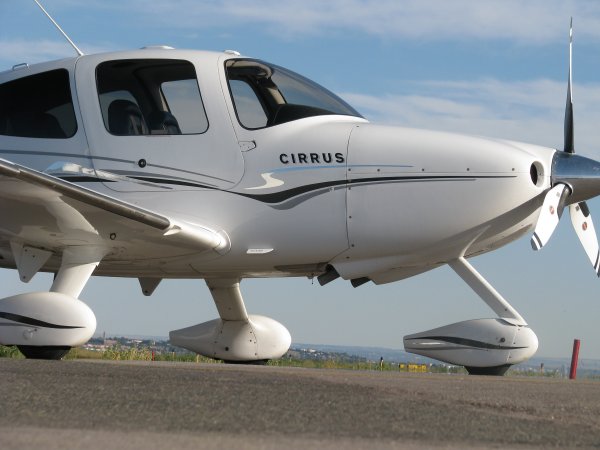 Cirrus trained mechanic on hand